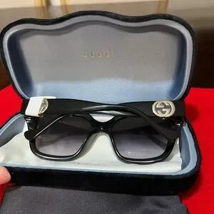 Gucci | Accessories | Gucci Black Square Sunglasses With  display picture 1